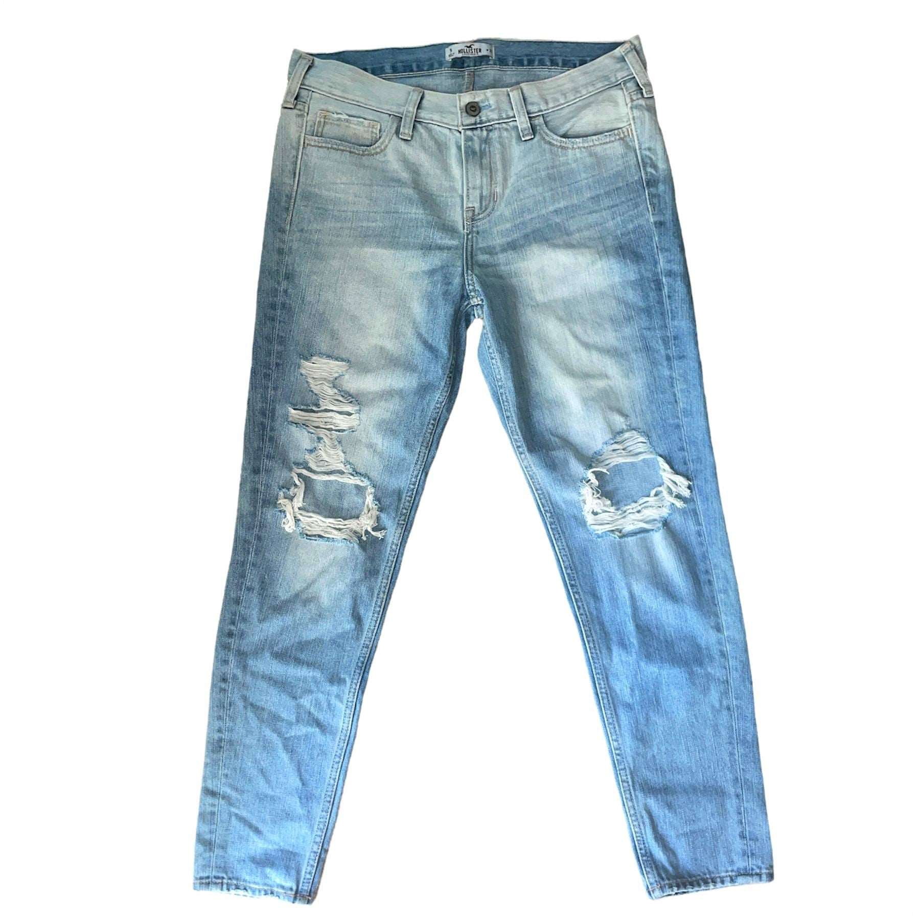 https://www.fashionaftermath.com/cdn/shop/products/Mom-Jeans-Destroyed-style-Fashion-Aftermath-457.jpg?v=1709051892&width=1920